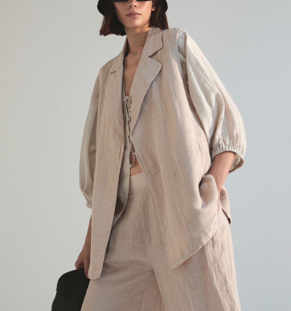 100% linen bermudas - women's shorts - Beige | Sisley image number 7